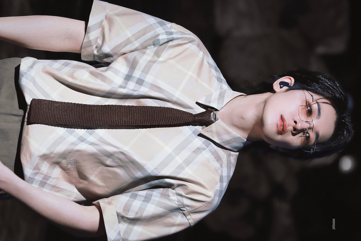 WonuneunGoyangi's tweet photo. 240427  FOLLOW AGAIN TO SEOUL 

원우 덕분에 매일 매일 행복해

#원우 #세븐틴  #WONWOO #SEVENTEEN 
#ウォヌ https://t.co/wro9rK6pR5