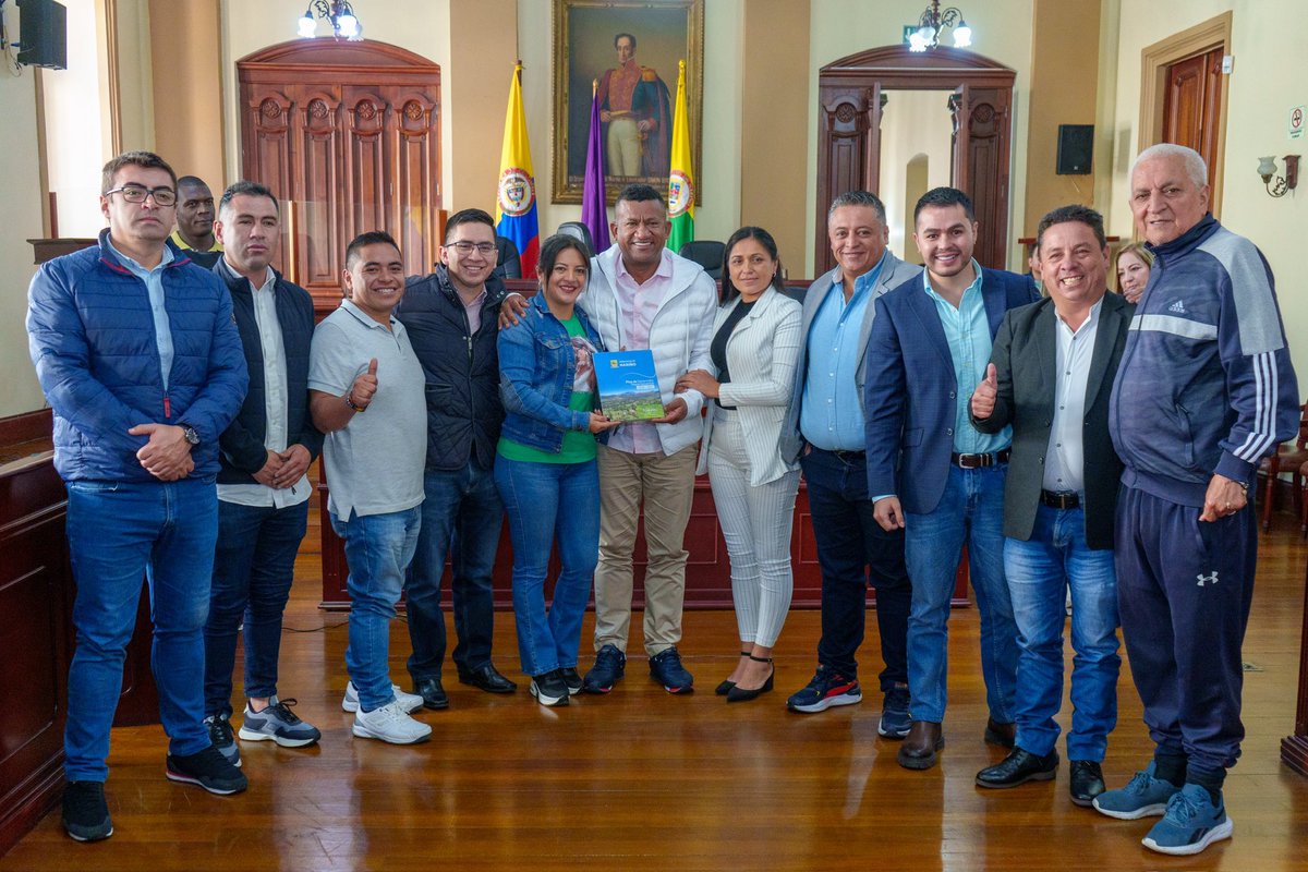 Luis Alfonso Escobar tweet media