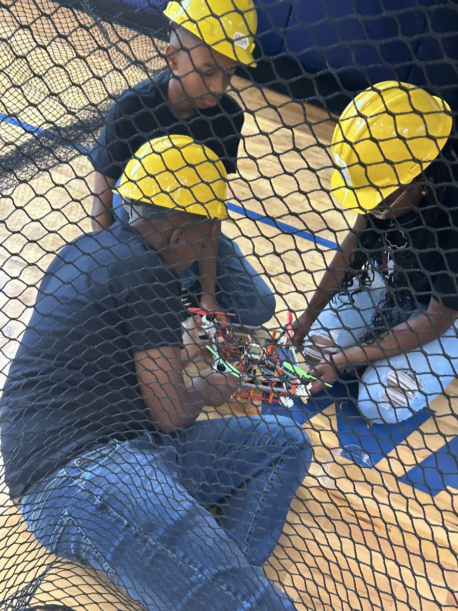 wrightway99's tweet image. Happening now: We @DCSDSTEM are in #APS the G3 #DronesforGood #Competition with middle school teams from #DESA &amp;amp; @smmspirates competing through 4 courses and presenting their innovative projects. @dcsdctae @DeKalbSchools