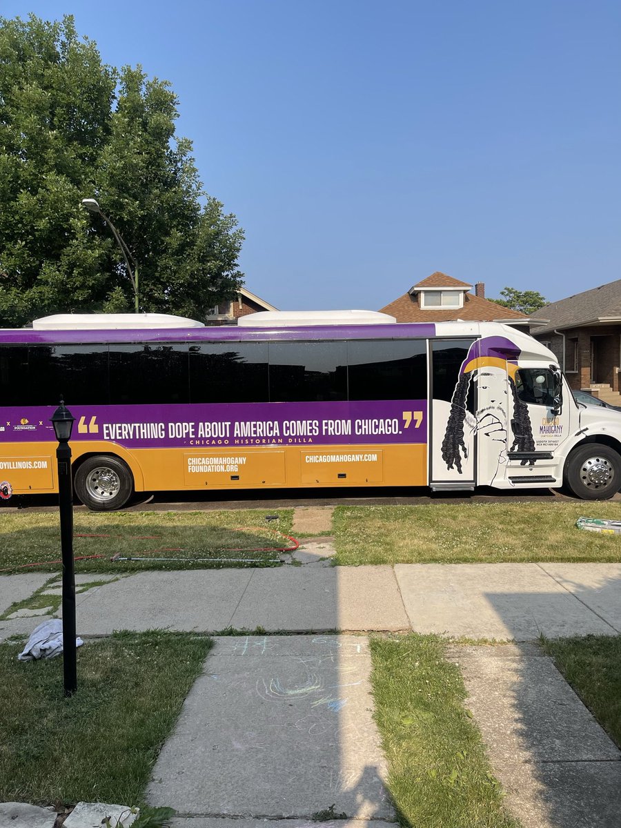 The @ChicagoBears are feeling GREAT after the draft so they have generously decided to sponsor 13 FREE tickets to my Bronzeville neighborhood tour TODAY. We leave from DuSable Museum at 12pm. EMAIL ME to be added to the list.