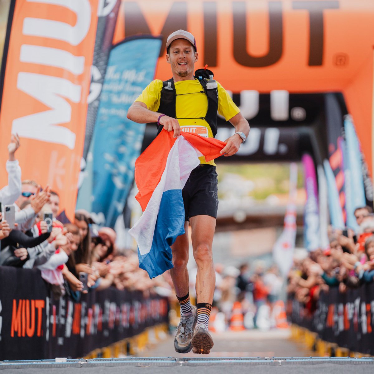 worldtrailmajrs's tweet photo. #MIUT115km | 🥉And Martin Kern is the third man at the finish and completes the podium. 👏

⏱️ 14:15:23

🔴 Follow the official live streaming. 📡

#GranCanariaWorldTrailMajors | #RacesOfALifetime | #soMuchForLive https://t.co/dPq4fPnGGj