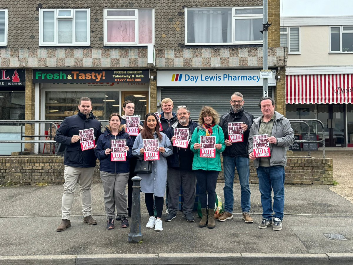 AlexHarrisonLCN's tweet photo. Fantastic afternoon in #Burstead today speaking to voters who are dissatisfied with their Tory Councillors

The Leader and Deputy Leader have both taken their votes for granted for too long, it's time for change.  It's time for Labour 🌹 https://t.co/ZOnnh2hV2P