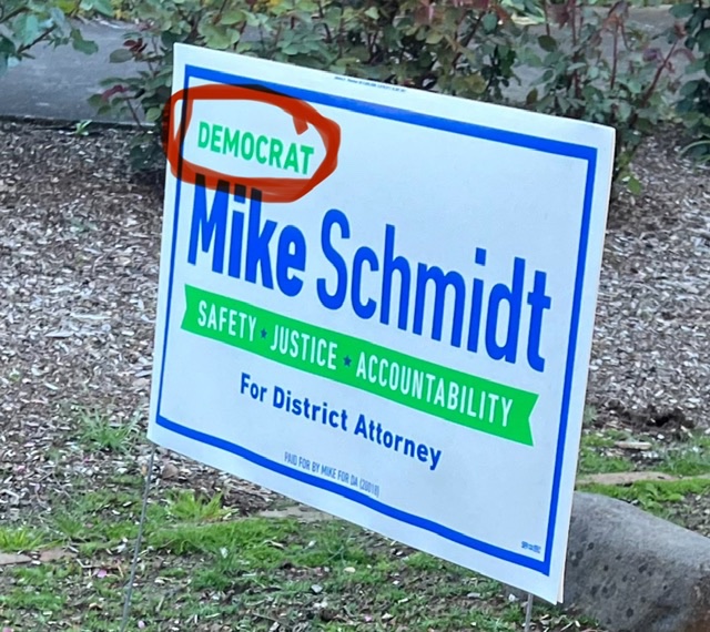 Multnomah County Voters’ Pamphlet, *Nonpartisan Candidates* (p.77) Mike Schmidt “Party Affiliation: Democrat” “As the only Democrat in the race…” 🤔 fwiw Nathan Vasquez was a registered Republican until 2017, when he switched to non-affiliated.