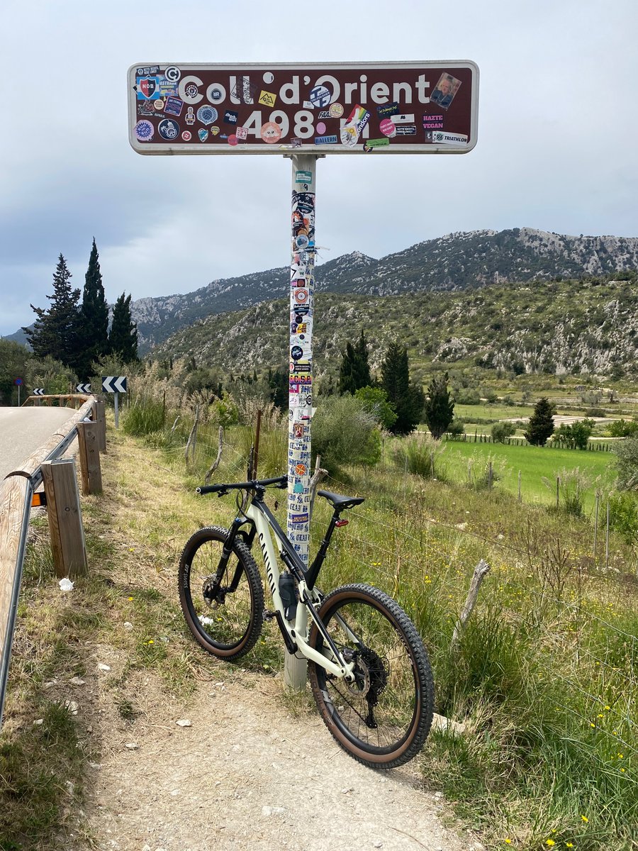 3404metros's tweet image. Vuelta a sa roqueta y estirando piernas #serratramuntana