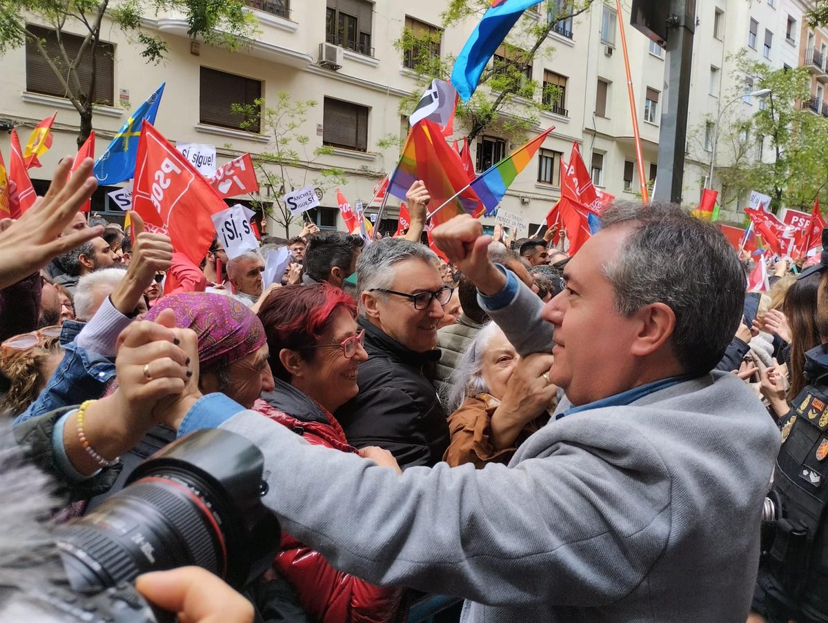 Hoy, @sanchezcastejon, sin estar ni siquiera presente en el Comité Federal, has vuelto a ganar una nueva batalla: has conseguido dignificar con una carta el ejercicio de la política. La respuesta a tu reflexión son las miles de voces que hoy nos gritaban: 'no estáis solos, seguid…