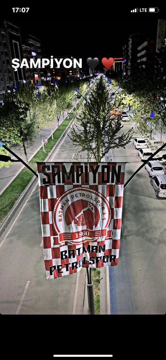 merdannas's tweet photo. Şampiyonnnn BatmanPetrolspor ❤🤍
#ŞAMPİYON 
#BATMANPETROLSPOR https://t.co/gVOUG6YpjY