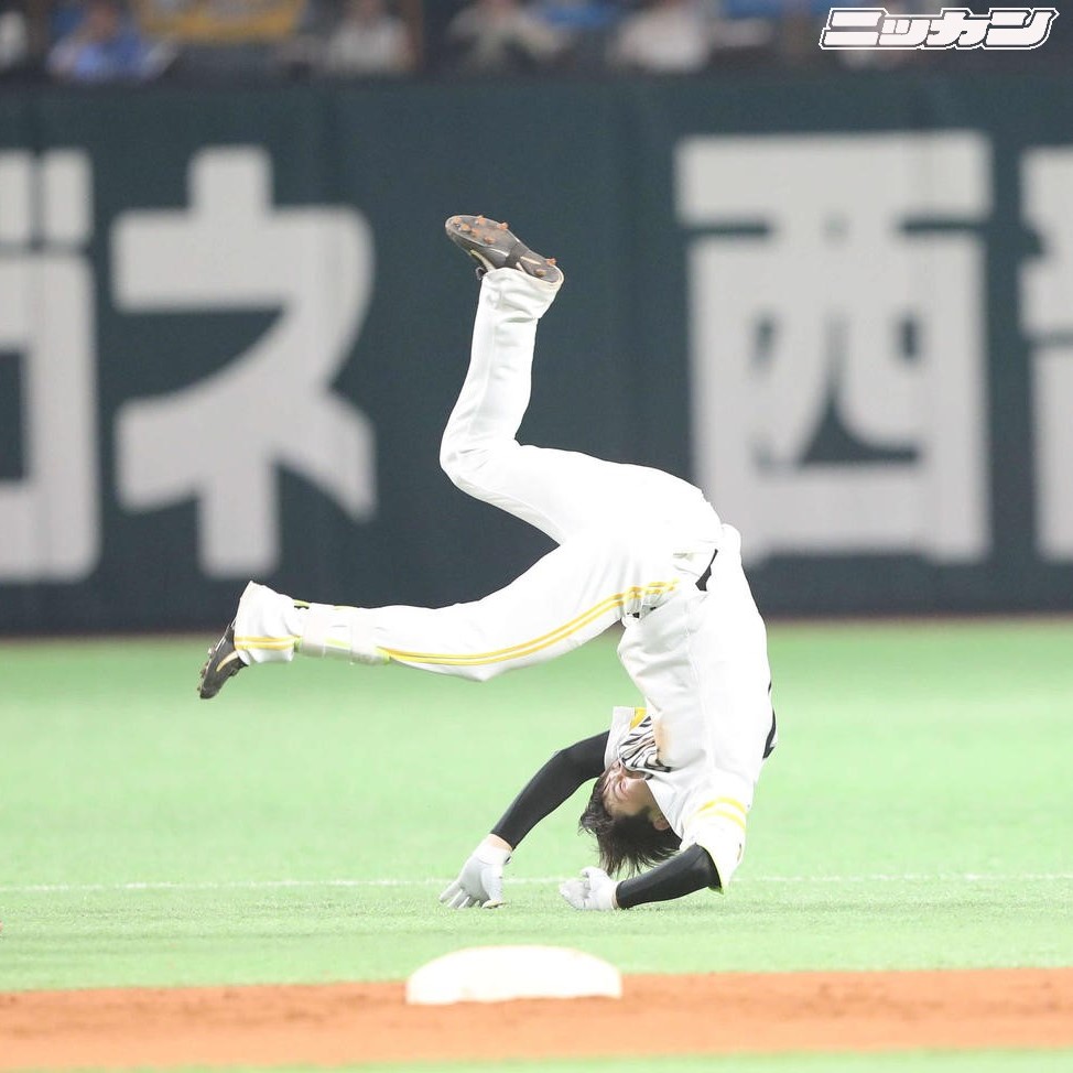 nikkan_hawks tweet picture