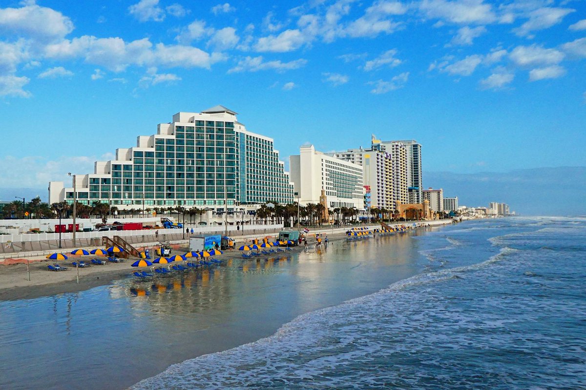 The breakers

#DaytonaBeach #Daytona #Florida #nature #beach #scenic #streetscape #architecture #moodygrams #photooftheday #pashadelic #tokyocameraclub #写真好きな人と繋がりたい