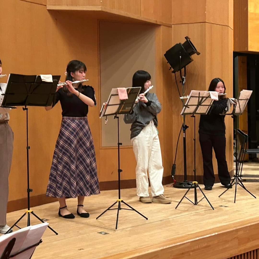 【明日はいよいよ…！】

演奏会当日です！
ホールでの最終調整を終えて、あとは皆さまをお迎えするのみです☺

当日券のご用意もあります！明日はぜひ、YCC県民文化ホールへお越しください✨団員一同お待ちしています(*ˊᵕˋ*)

#山梨
#甲府
#吹奏楽
#音楽
#演奏会
#4月
#甲斐WESTWINDアンサンブル