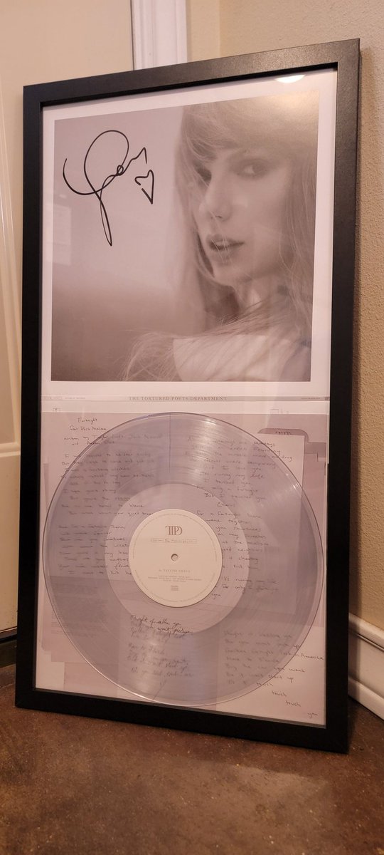 First time framing a signed photo and Vinyl album, what do you think? @taylornation13 @taylorswift13 #ICDIWABH #TaylorSwiftSigned #TTPD