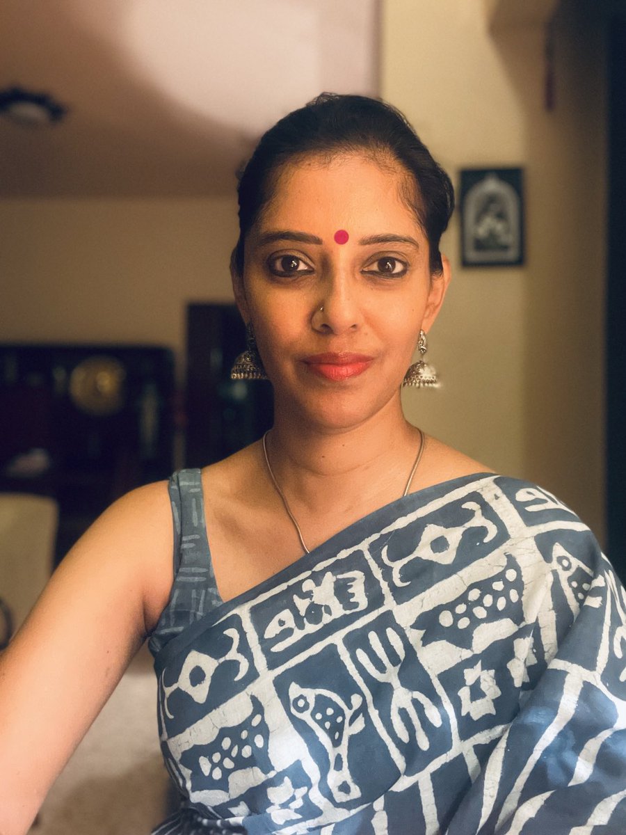 Happiness is wearing a saree ❤️❤️❤️

#saree #sareelove #indigo #summerwear #elegance #jhumkas #silver #globaldesi