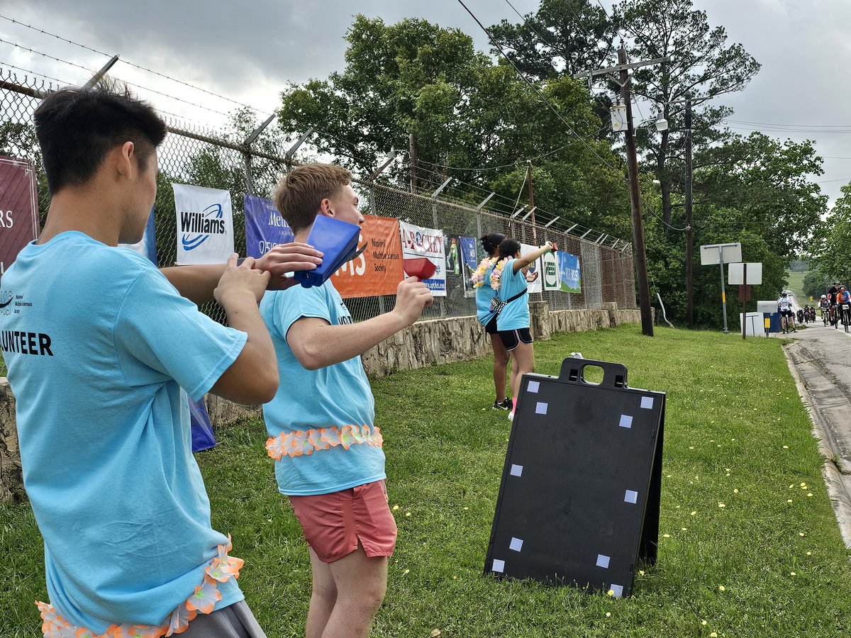 Kleim Oak NHS &amp; STUCO Working at MS 150 this morning!
<a href="/KleinOak/">Klein Oak HS</a> <a href="/thomashensley/">Thomas Hensley</a>  <a href="/KleinISD/">Klein ISD</a>