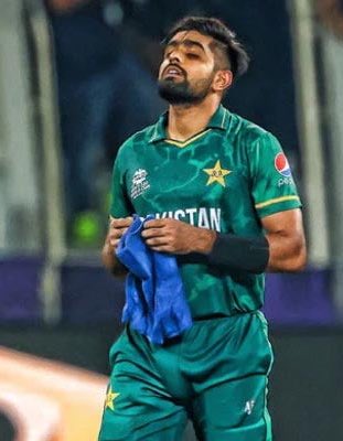 95 meters six my babar azam ❤️
 #PAKvsNZ