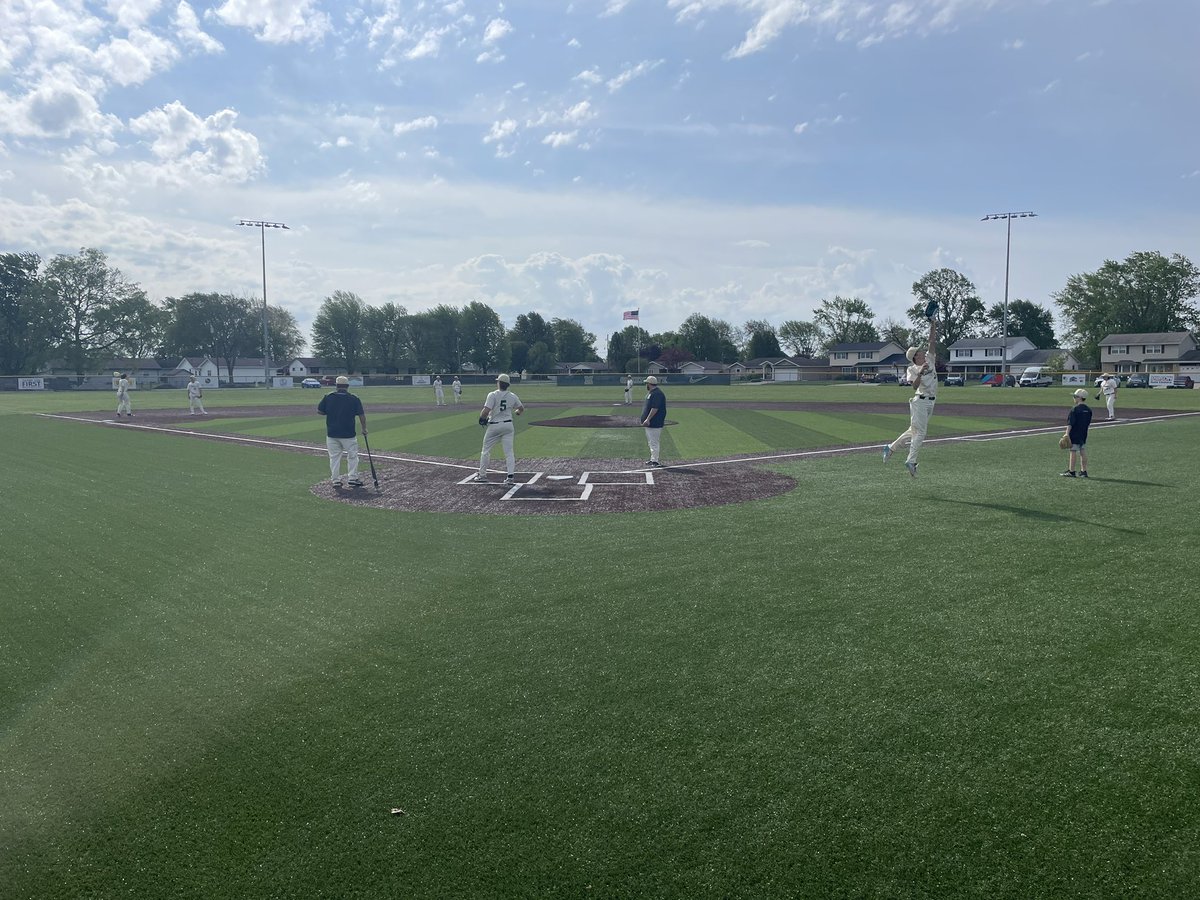 We’re in Mattoon for an Apollo conference matchup between @MHSgreenwave and @TvilleAthletics. Uncommitted junior RHPs take the mound for their respective teams; Joe Stewart (Mattoon) and Baron Odam (Taylorville). ⏰10:00 am