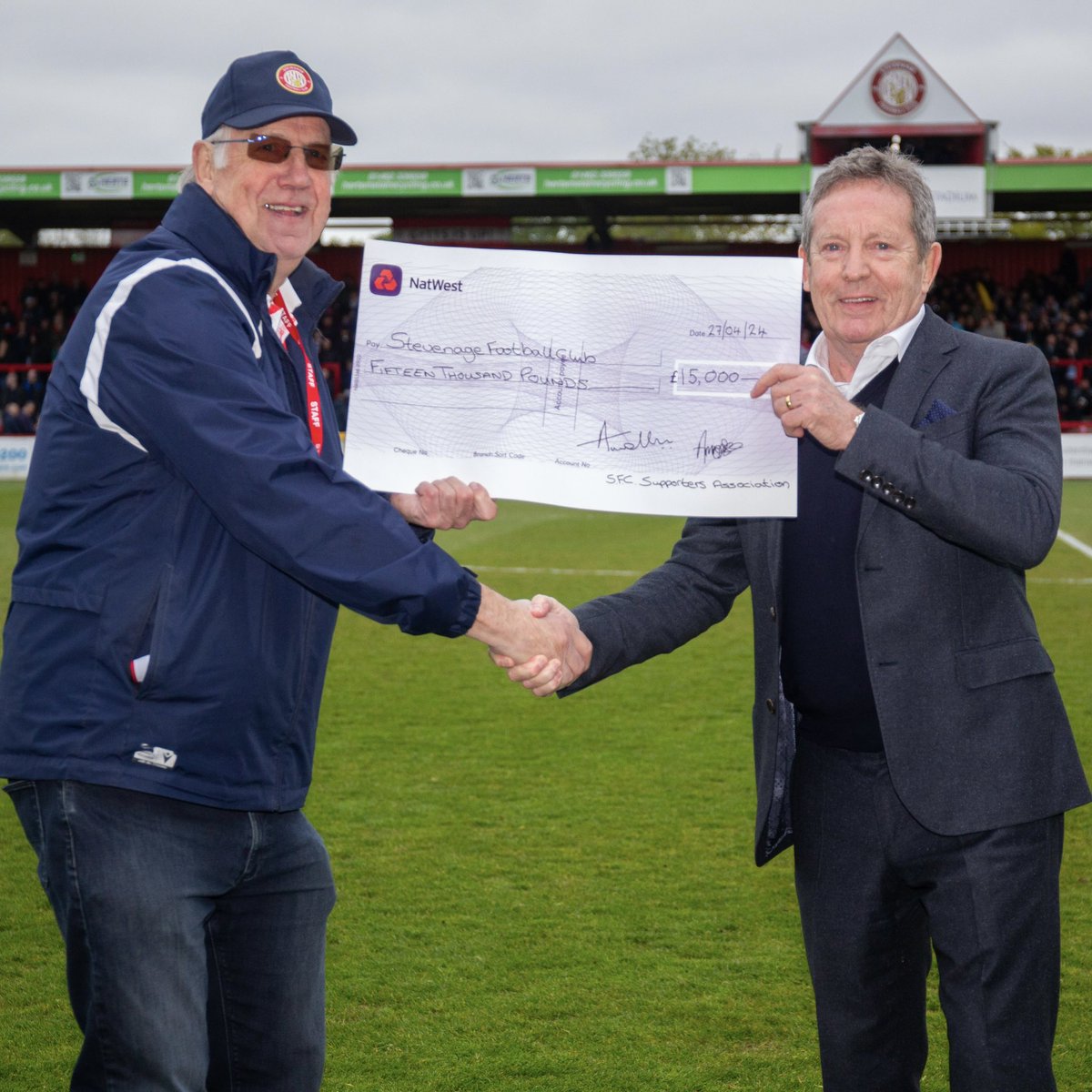 At half-time today, Chairman Phil Wallace was presented with the @_SFC_SA's annual donation to the Club worth £15,000. 👏 Thank you for all of your hard work & support! 🙌
