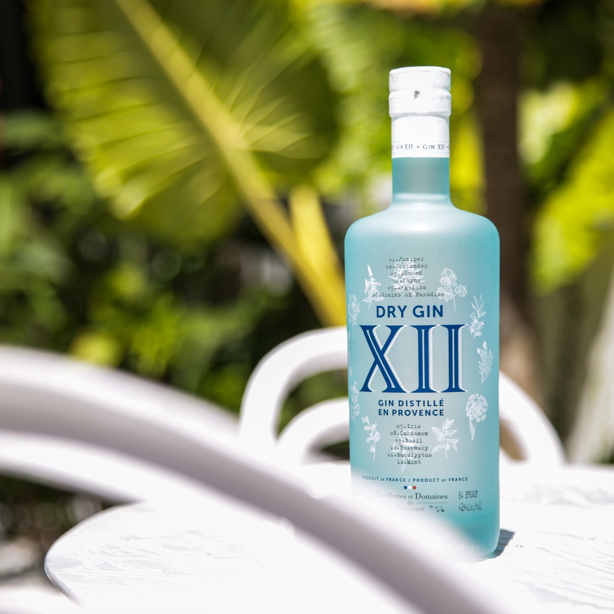 Distilleries et Domaines de Provence Gin XII, craft distilled from a harmonious blend of 12 meticulously selected plants and spices, this gin is a true sensory delight. With its fresh, minty, floral, and slightly spicy notes, every sip is a journey of flavours.