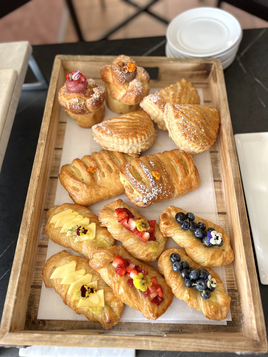 😋YUMMY! Happy Saturday! Currently carb loading! #SaturdayMorning #SaturdayVibes #breakfast #carbs #Foodie #lovefl #stpetersburg #vinoy #thevinoy #florida #floridalife #marriottbonvoy #marriotthotels #yummy #letseat