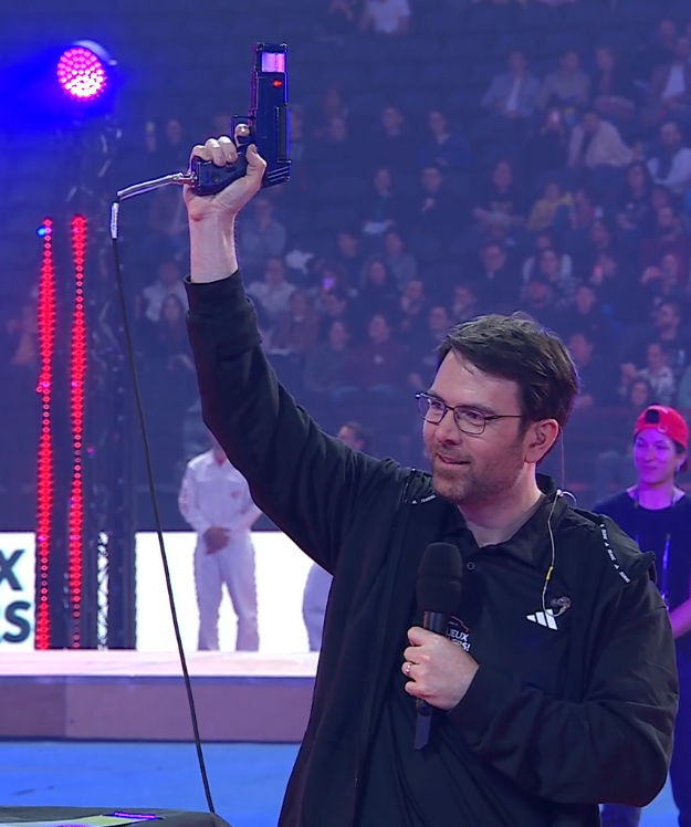 BarbueFuneral's tweet photo. L'image de l'année ! @Frederic_Molas @ZeratoR https://t.co/wglmCnokHD