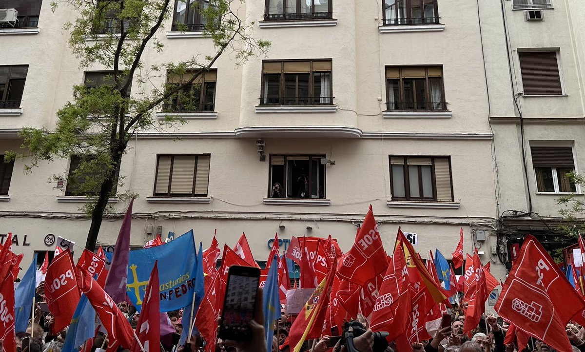 Un día de sentimientos intensos, de compartir ideales, de reivindicar una mejor convivencia y de exigir respeto Gracias a tantas personas por tanto, en especial a las personas que hoy vi de Alcalá y de @PSOEAlcaladeH 🌹