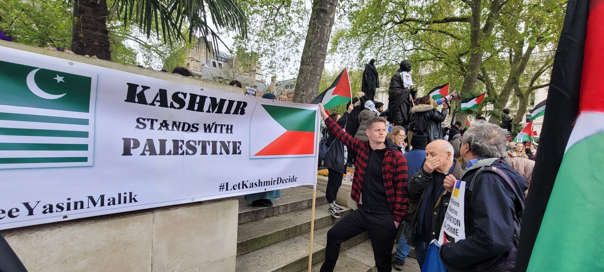 Today's #London #march for #Palestine, so we'll attended including the #Kashmir community and #Ukraine community. 
#KashmirStandsWithPalestine
#UkraineStandsWithPalestine 
#FreeYasinMalik #LetKashmirDecide.
#JKLK. 
#FollowMe.