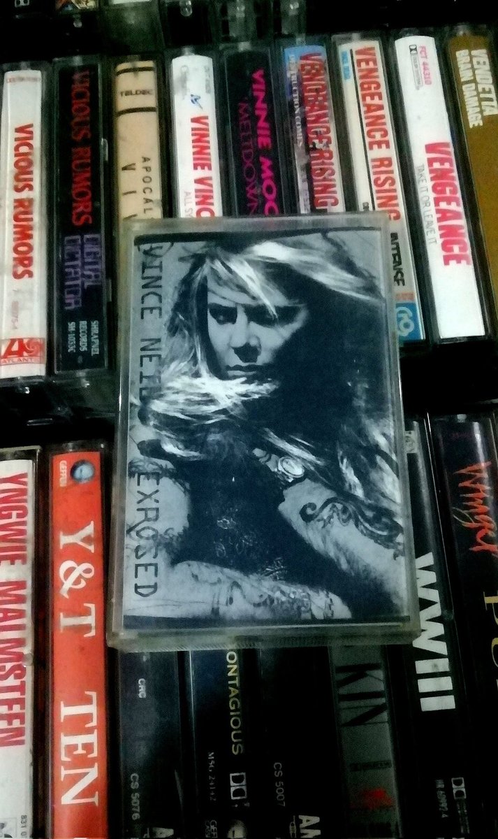 27 de Abril de 1993, #VinceNeil lanzó su álbum debut 'Exposed'. Tras su salida de la Mötley Crüe en 1992.
#NowPlaying 
#cassettecollector
#cassettecollection
🤘😍🍺