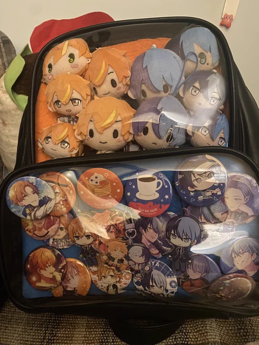 Updated my akitoyer itabag, I'll be at the Ocean City Anime Con today