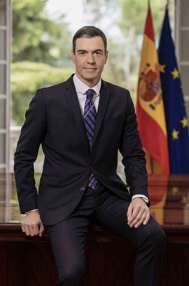 impolomalenpe's tweet photo. ❤️Merece la pena .

Queeeeedate!!!

#YoConPedroSanchez 
#PedroNoTeVayas 
#YoConBegonaGomez https://t.co/8tpMeb3rV9