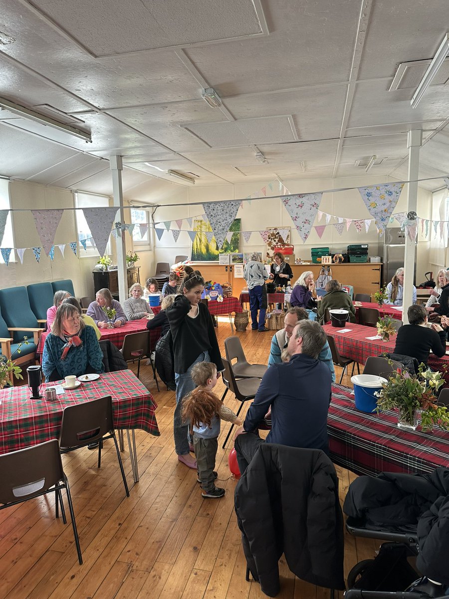 Lovely to pop into @PortyTimebank this afternoon for some much-needed coffee with local councillor Jane Meagher. Such a great organisation bringing the community together and the cake was delicious too. Nice to catch up with so many people!