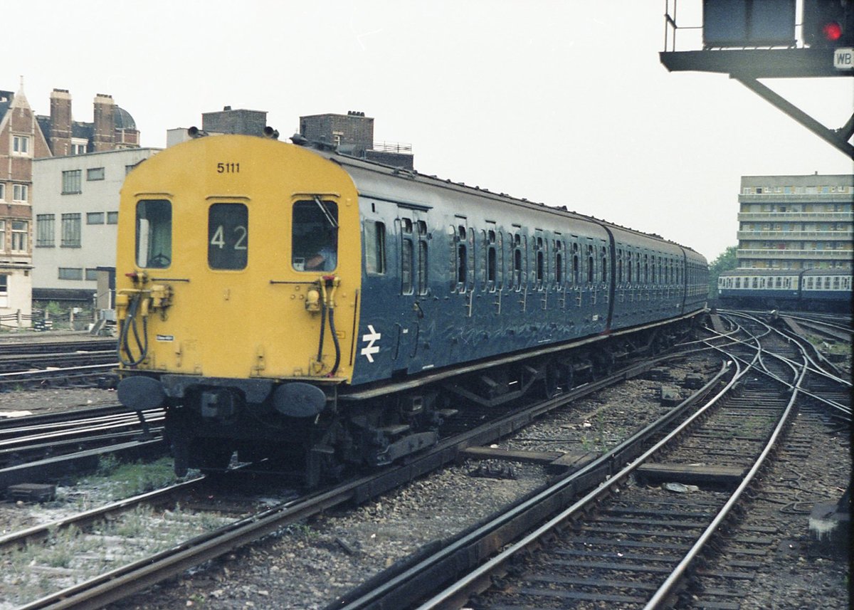 BR Bonus.  Classic traction at Waterloo. 5111 rolling in on 5th August 1981. Someone out there can tell us what route 42 was ..... #BRblue #Britishrail