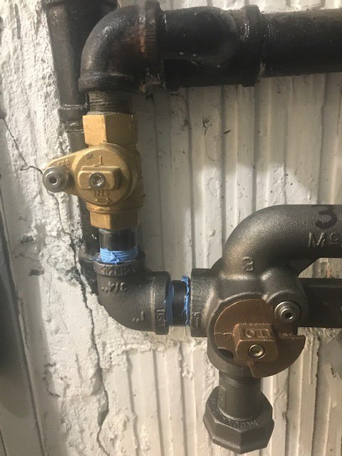 17993rd's tweet photo. @Maravich69 @NewYorkFBI @NYC_DOI @SDNYnews @NewYorkStateIG @ManhattanDA @NYCSpeakerAdams @bdlimm @CMPiSanchez @FDNYFC @JulieMenin @ConEdison @DOJCrimDiv Because #Landlord Slavik Gofman's #ConEdison GAS LEAK BRIBERY SCHEME was brazenly executed in broad daylight, there were other witnesses as well, who've provided us with Affidavits of the offer to bribe &amp; payoff. So yeah, Gofman should def be in jail. #ProsecuteCriminalSlumlords https://t.co/LhmThk0EVC