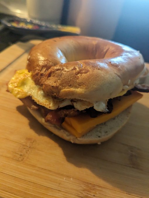 Breakfast :) https://t.co/DCcUsZAP6H