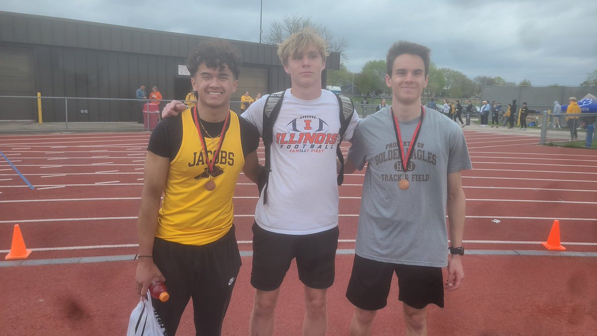 300 IH trio takes 3rd overall.