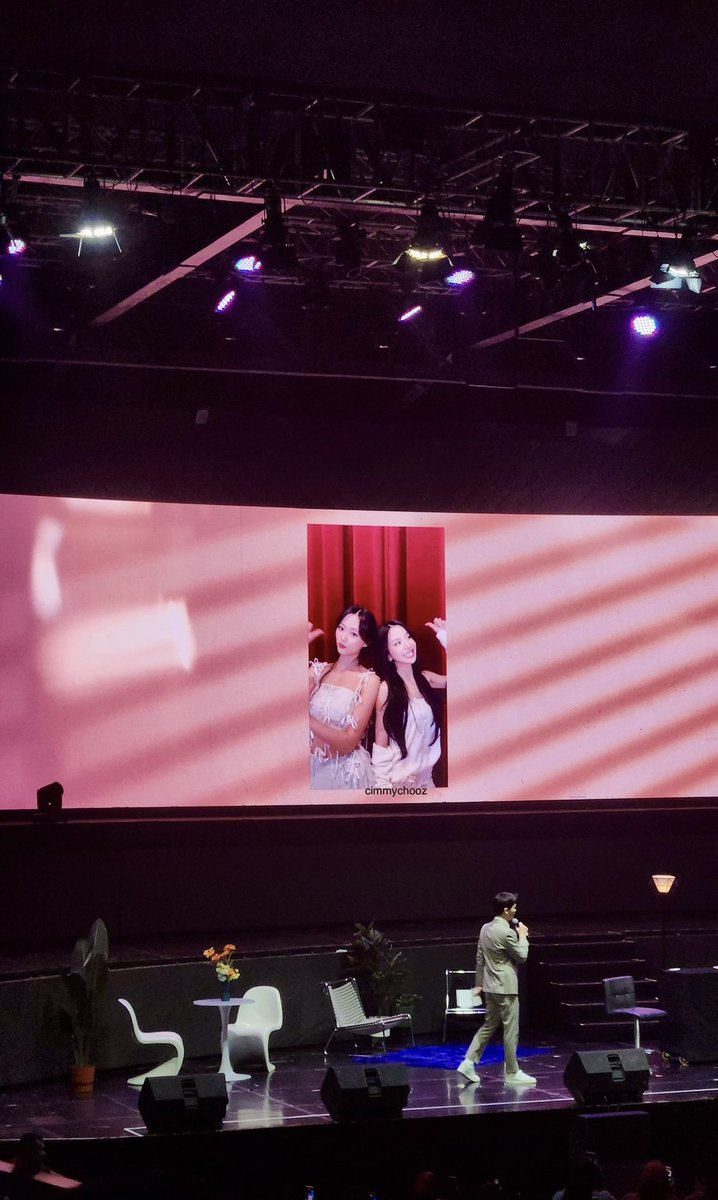 cimmychooz's tweet photo. #NICHKHUN did the #LookAtMeChallenge at the fanmeet today. And believed me when I screamed so loud when I saw #CHAEYOUNG and #TZUYU appeared on screen 🥹 https://t.co/QFCarfVxmK