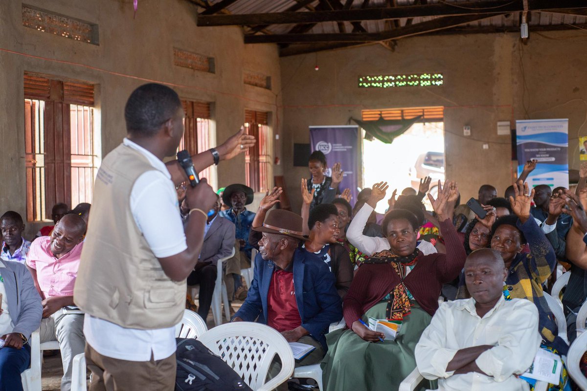 We had a successful two day digital skills training session for farmers in Rutookye, Mitooma District where we trained 112 farmers on introduction to digital devices, using basic digital devices and applications, connecting to the internet and online safety.