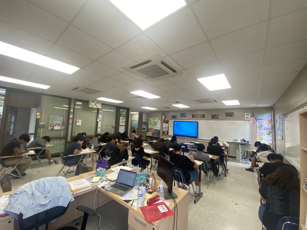 HartsHumans's tweet photo. 23 APHG scholars up here on Saturday putting in the work on their mock exam! The countdown is on…10 days to the AP exam! @SpringWoodsHigh https://t.co/pjmThNTNEm