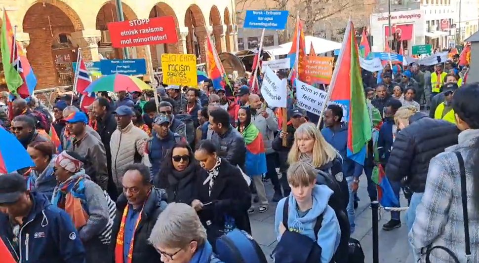 You can call us whatever you like: #Eritrean-#Norwegian slaves or Pro-Regime #Eritrea diasporas, but we are #Eritrean with a long and proud history and a growing culture. 

Yes, here we are, thousands of taxpayers of #Eritrean #Norwaegian protesting peacefully, refusing to accept…