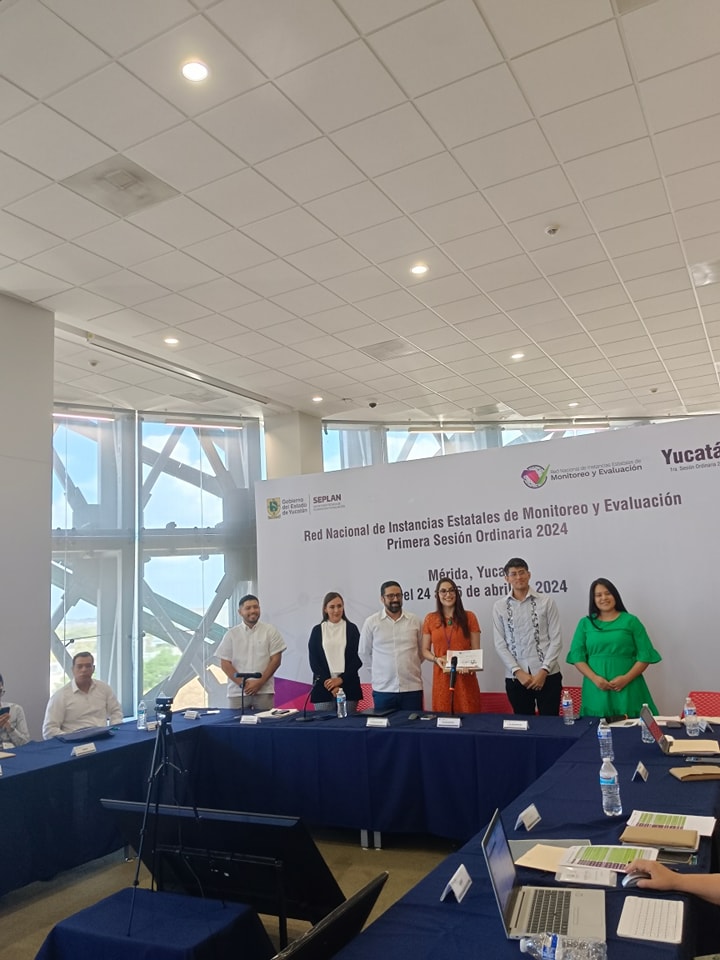 Acevalmx's tweet photo. ACEVAL en la 1era Sesión Ordinaria del 2024, que convocó la @RedMyE_mx en la que estuvieron presentes las y los enlaces e instituciones como @coneval @imcomx  @Clear_Lac @INAImexico @inevap_dgo @Inaip #CEPREDY entre otras con la anfitrionía de @Seplan_yucatan 

¡Enhorabuena! https://t.co/051sYAX370
