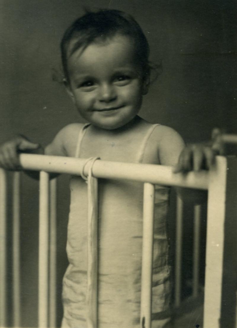 27 April 1937 | Czech Jewish girl, Ruth Fischerová, was born in Prague. She was deported from #Theresienstadt ghetto to #Auschwitz on 18 May 1944. She was placed in the family camp BIIb at Auschwitz II-Birkenau. She did not survive.