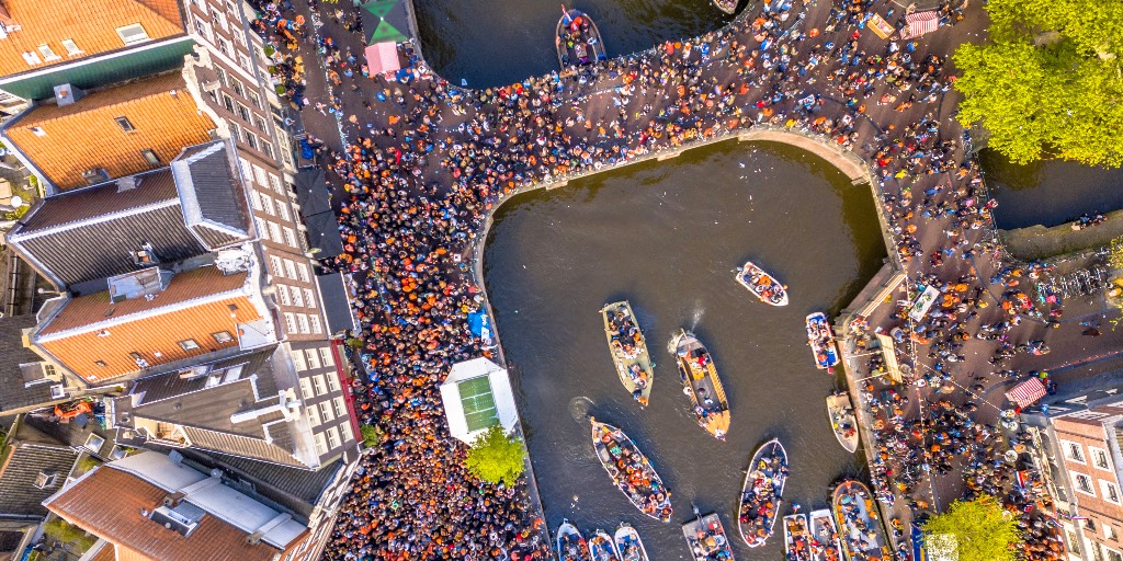 Happy #KingsDay! As part of the festivities, riverboats along the Amsterdam canals are filled with locals wearing orange. One of our wonderful Cruise Managers, Rachel, shares the joyous activities celebrated on board AmaLucia with all of our guests.