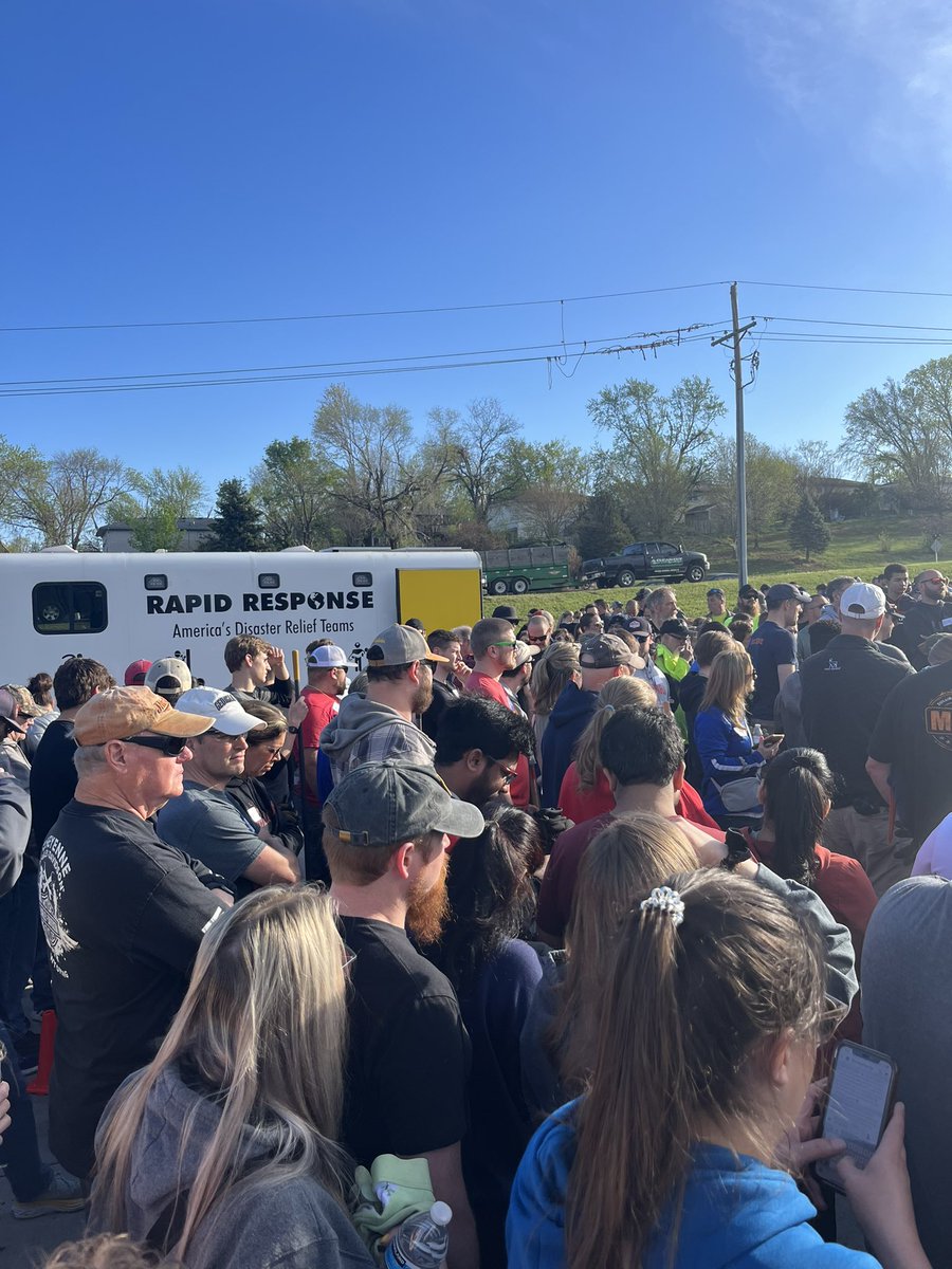 Elkhorn Nation shows up! To support clean up efforts here are some ideas: 1. Cleanup check-in with Rapid Response at Relevant 2. Donate H2O drop it at Relevant Center. 3. Support financially select Tornado Relief Fund pushpay.com/g/relevantcomm… @WolvesFBBooster @ESStormFootball
