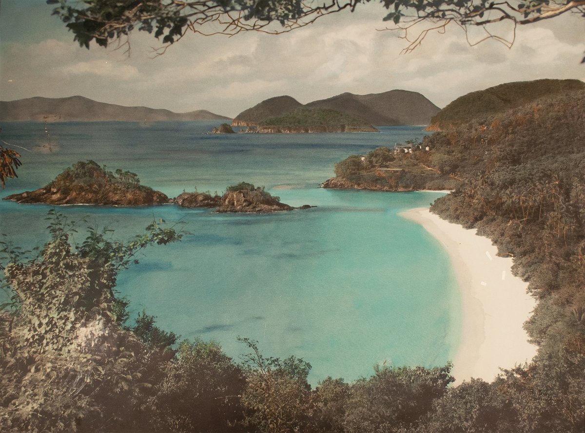 #NationalParkWeek park art goes to the beach...but where? Hint: this bay is within a park established in 1956 and features an Underwater Snorkel Trail. Scroll to discover:
.
.
.
.
.
Virgin Islands National Park
📷 “Trunk Bay” hand-tinted photo, artist unknown, c1945. (OSAC 07474)