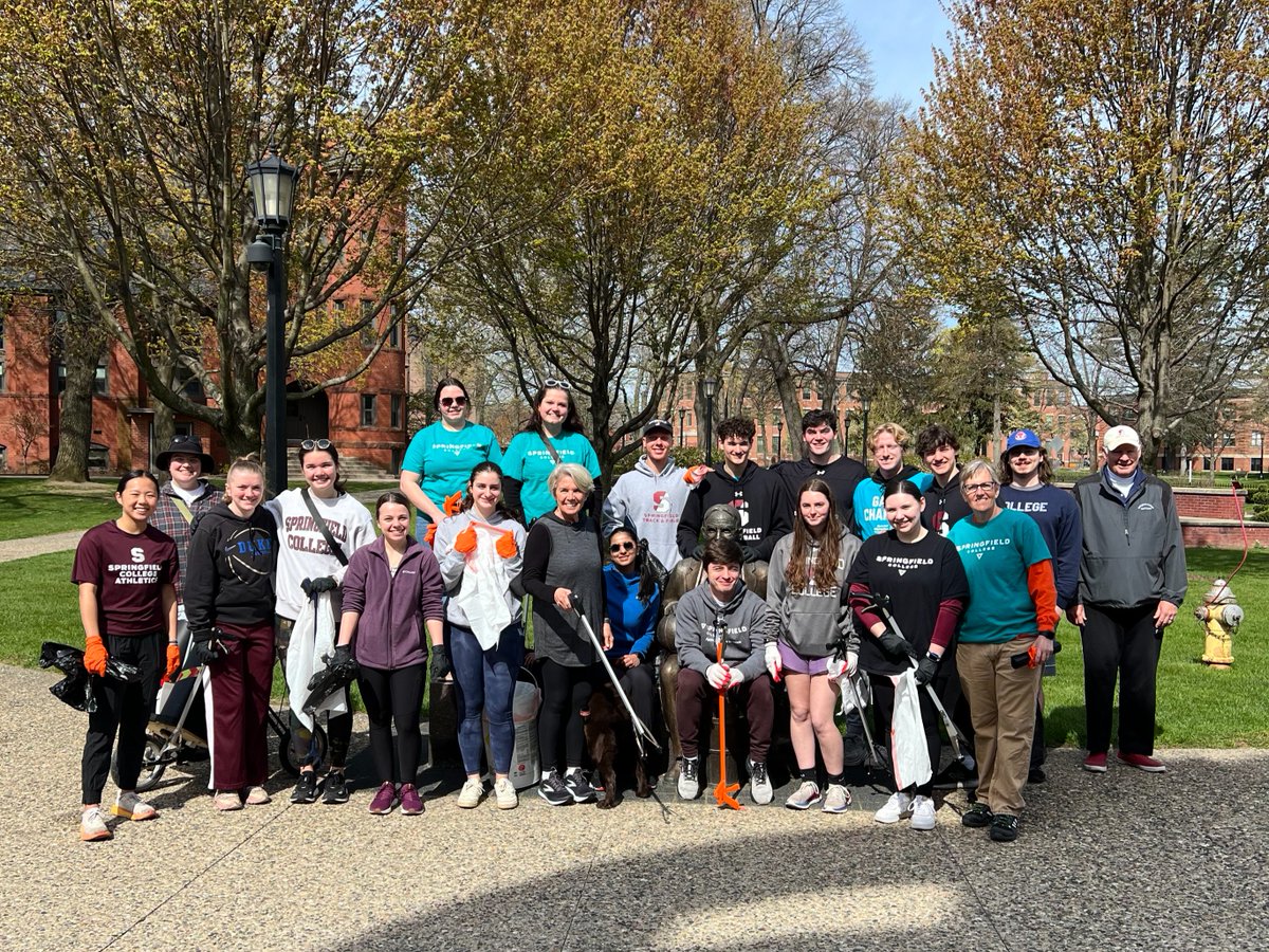 Today, the #SpringfieldCollege community came together for the Earth Day clean-up. We cleaned and spruced up along the lake and campus surroundings, making it all the more beautiful. Thanks to all who organized and participated.🔻🌎💚 #KeepSpringfieldBeautiful #EarthDayCleanup