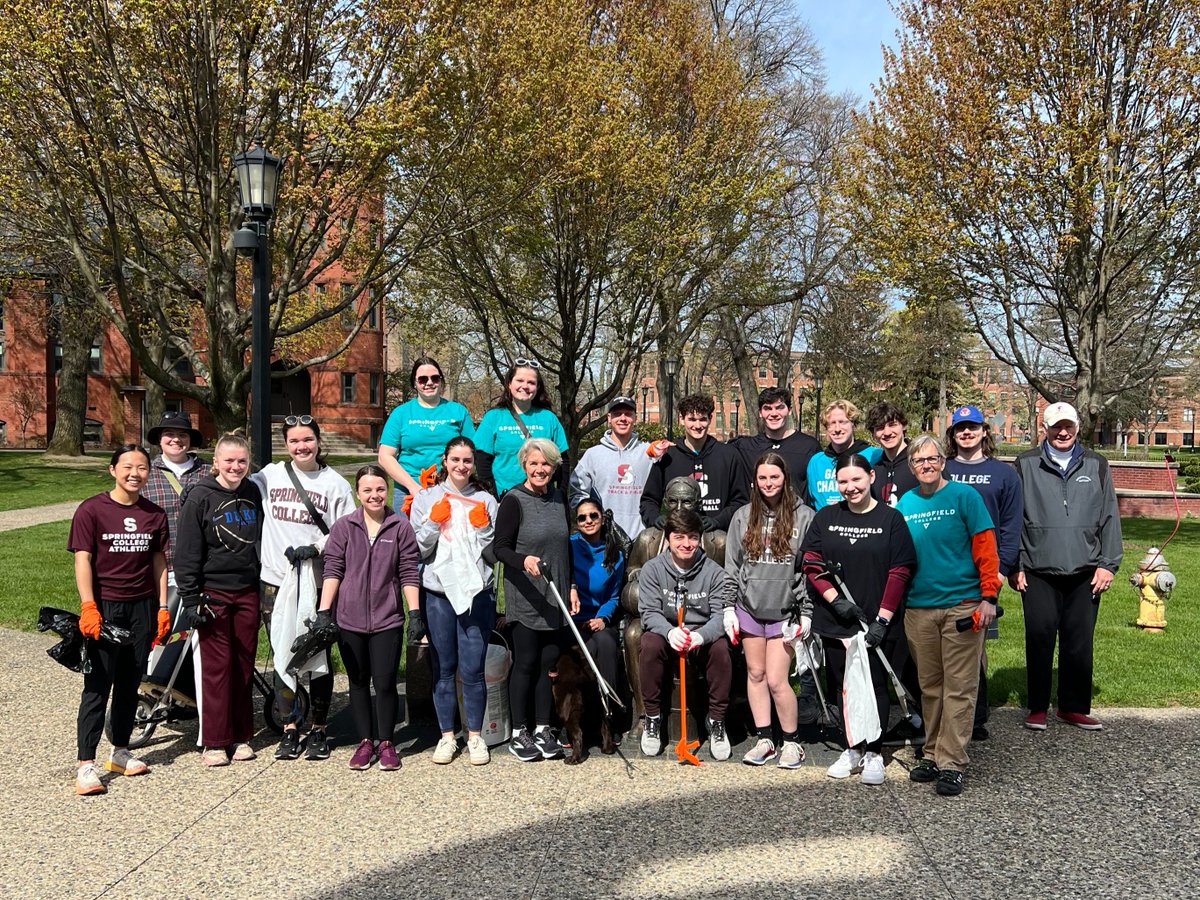 SpfldCollege's tweet photo. Today, the #SpringfieldCollege community came together for the Earth Day clean-up. We cleaned and spruced up along the lake and campus surroundings, making it all the more beautiful. Thanks to all who organized and participated.🔻🌎💚 #KeepSpringfieldBeautiful #EarthDayCleanup https://t.co/Tv1h1D4Kdc