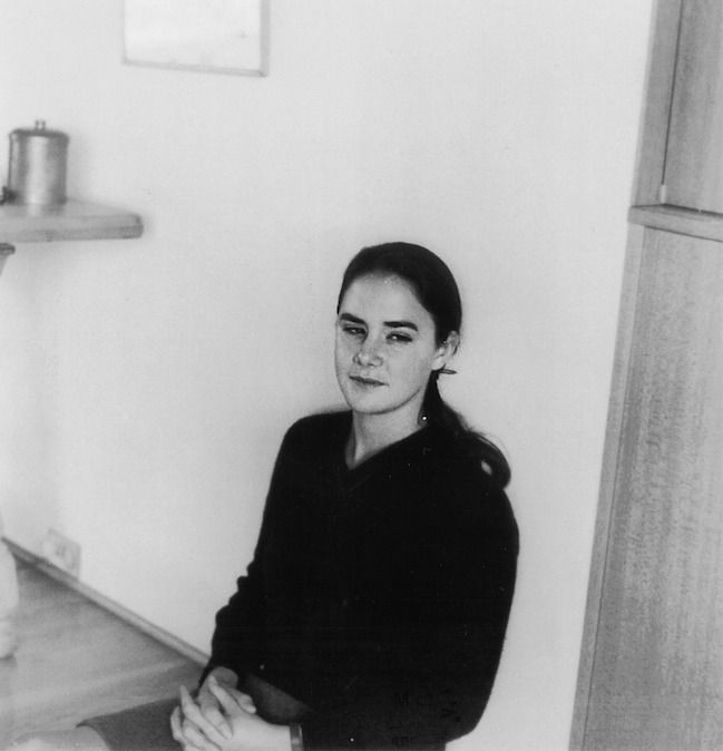 Toni Oppenheimer, the daughter of Robert Oppenheimer, had a troubled life. She was born in 1944 and her childhood was challenged by a diagnosis of polio. Tragically, Toni took her own life in 1977 at the age of 32. Her life was marked by personal struggles, which were compounded