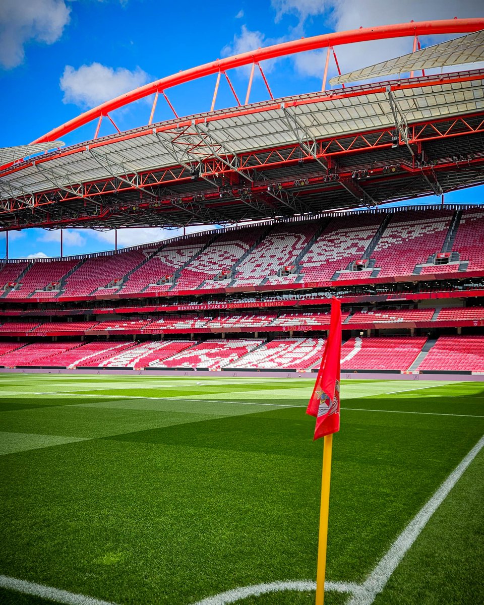 SLBenfica tweet picture