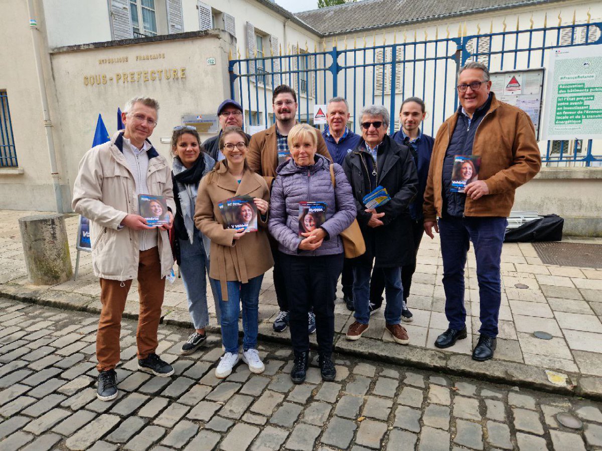 Avec @auroreberge à Rambouillet pour soutenir @ValerieHayer. Parce qu'il est essentiel de construire notre avenir avec l'Europe, nous avons plus que jamais @BesoindEurope ! 🇪🇺