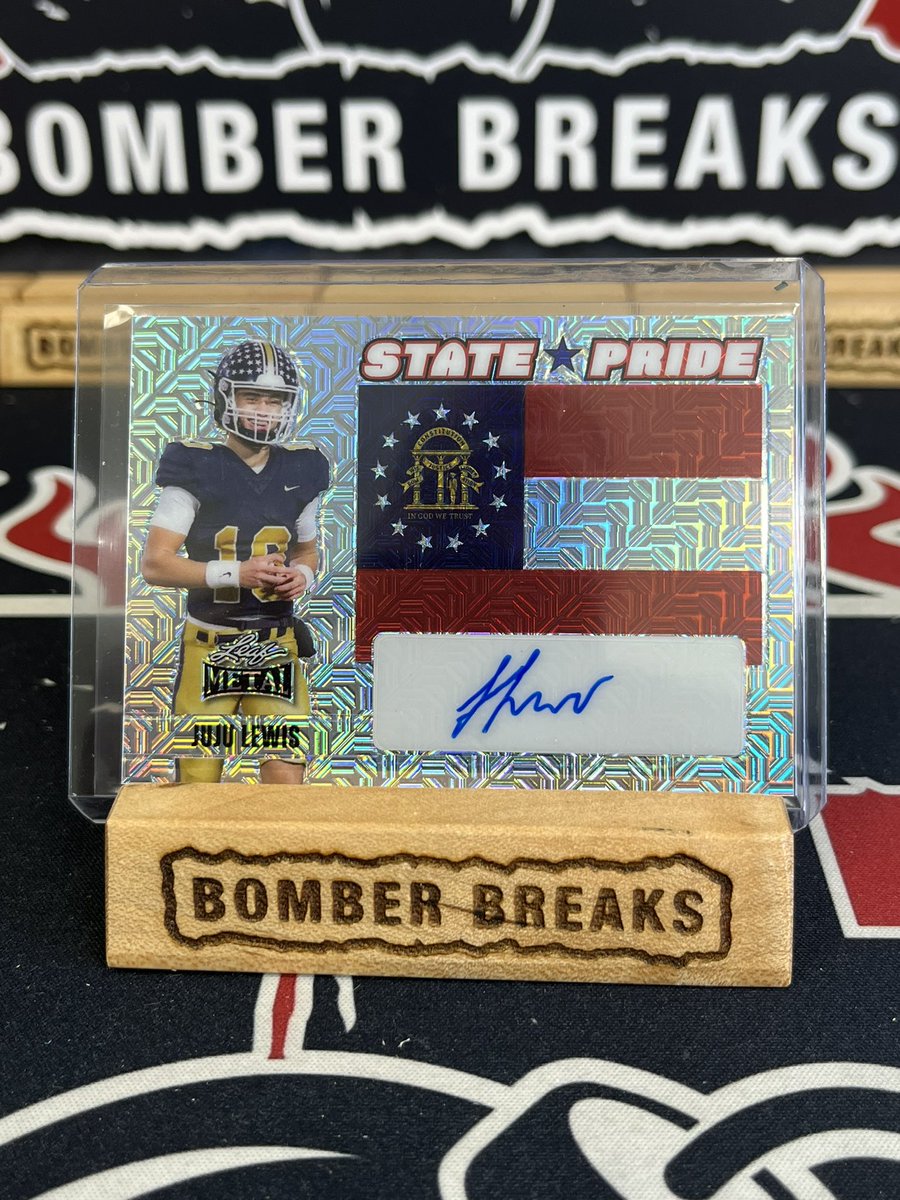 More Beautiful Pulls from our @Leaf_Cards Metal Football breaks!
@milticketfour @db3_tip #footballcards #colorado #ohiostate #alabama #autograph #groupbreaks #ncaa #nfl #thehobby #casebreaks #boxbreaks #boom #like #tradingcards