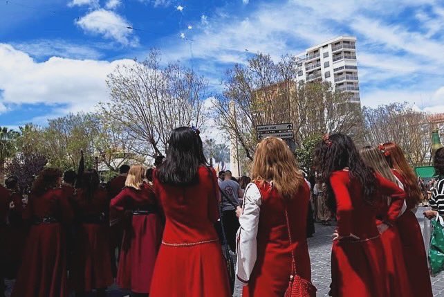 PASACALLES KÁBILAS Y MESNADAS

Pasacalles de las diferentes Kábilas y Mesnadas que componen las Fiestas del Escudo “La Invasión” de Cieza por las calles del municipio.

📸: Pascual Gómez Yuste y Comisión de Fiestas

#FiestasdelEscudo #fiestasdelescudo2024 #invadimoslasredes