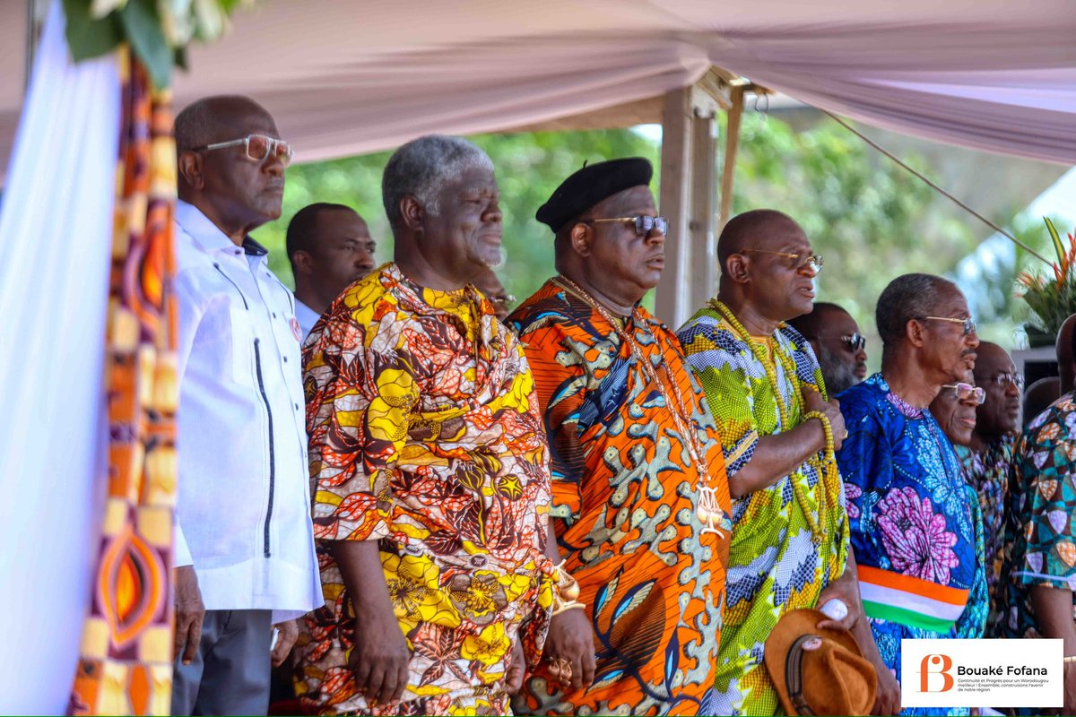 En cette matinée, je suis honoré de participer à la cérémonie d'hommage du peuple Atchan à SEM le Président de la République, en présence de Monsieur Robert Beugré Mambe, Premier Ministre, Chef du Gouvernement et Ministre des Sports et du Cadre de Vie, ainsi que de Monsieur