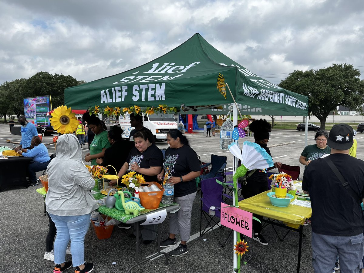 Alief ISD RLA Dept. (@alief_lang_arts) on Twitter photo The #TasteOfAlief is in full swing! Come Plant A Sunflower and Make An LED Circuit Flower with <a href="/aliefstem/">Alief STEM</a> and <a href="/AliefScience/">Alief Science</a>
#AliefProud #WeAreAlief <a href="/AliefISD/">Alief ISD</a> The #TasteOfAlief is in full swing! Come Plant A Sunflower and Make An LED Circuit Flower with <a href="/aliefstem/">Alief STEM</a> and <a href="/AliefScience/">Alief Science</a>
#AliefProud #WeAreAlief <a href="/AliefISD/">Alief ISD</a>